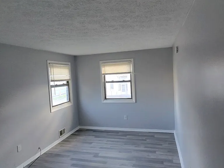 802 Maple St — Photo 1