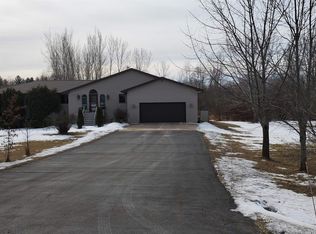 W10251 Cloverleaf Rd, Hortonville, WI 54944