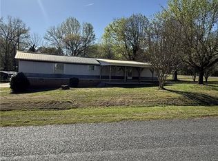 3085 Stonehenge Rd, Thomasville, NC 27360