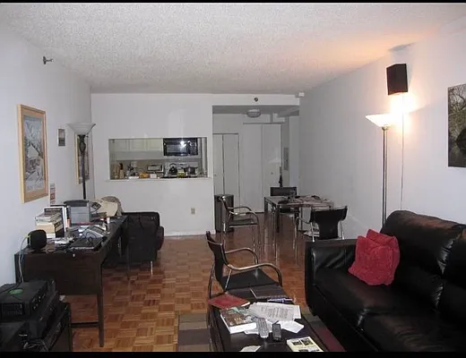 Rented by Ozymandius Realty | media 12