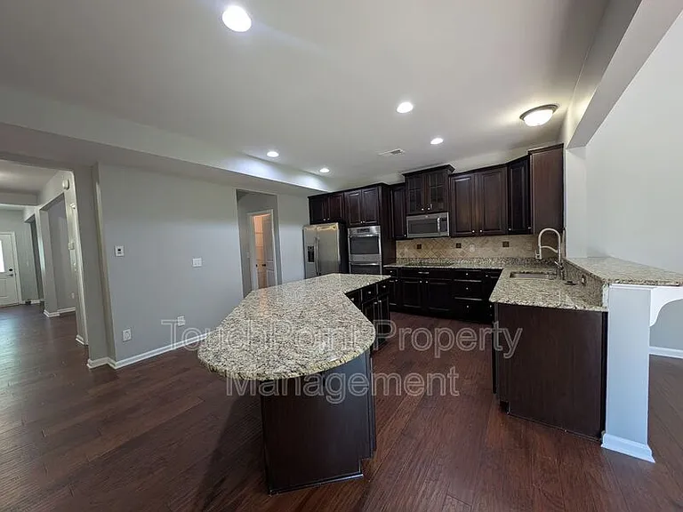209 Weavers Glenn Pl — Photo 6