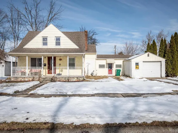 29118 James St, Garden City, MI 48135