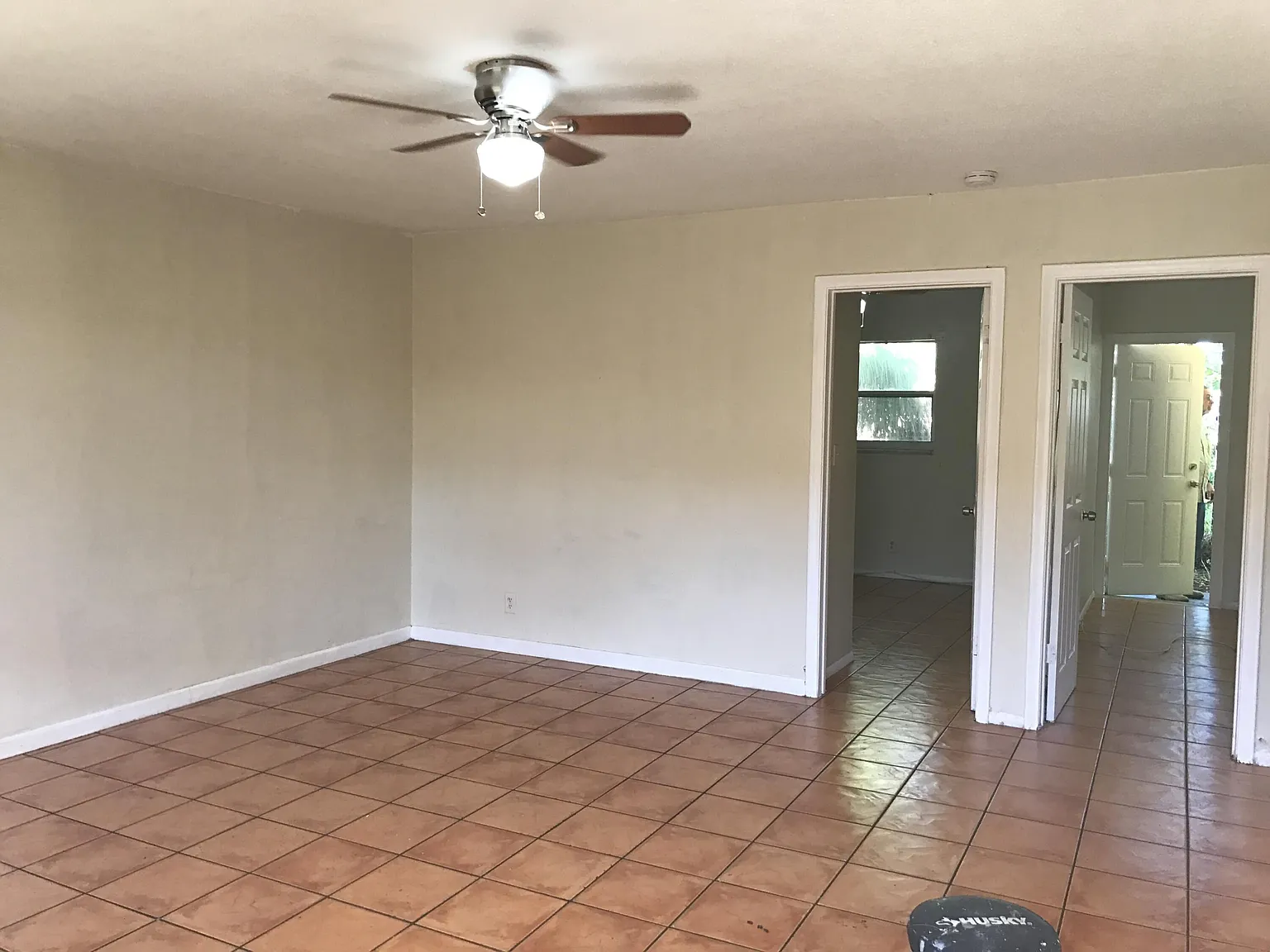 2 bed, 1.0 bath, 3047 sqft, $2,258 — Photo 3