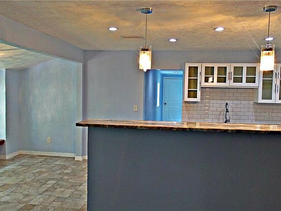4th image of 1201 E Chelsea St