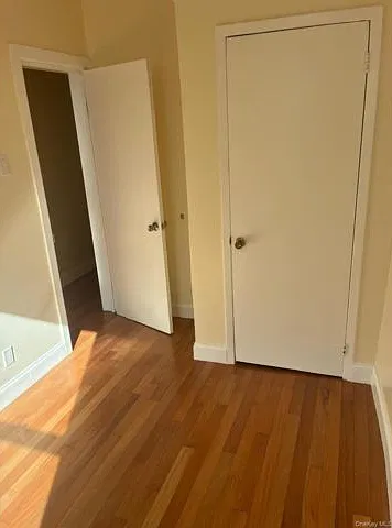 4 bed, 1.0 bath, 3708 sqft, $4,500 — Photo 3