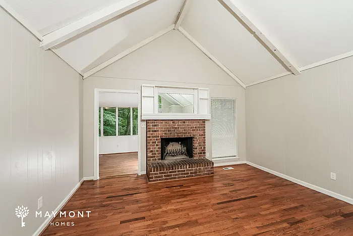 3 bed, 2.0 bath, 1900 sqft, $1,695 — Photo 4