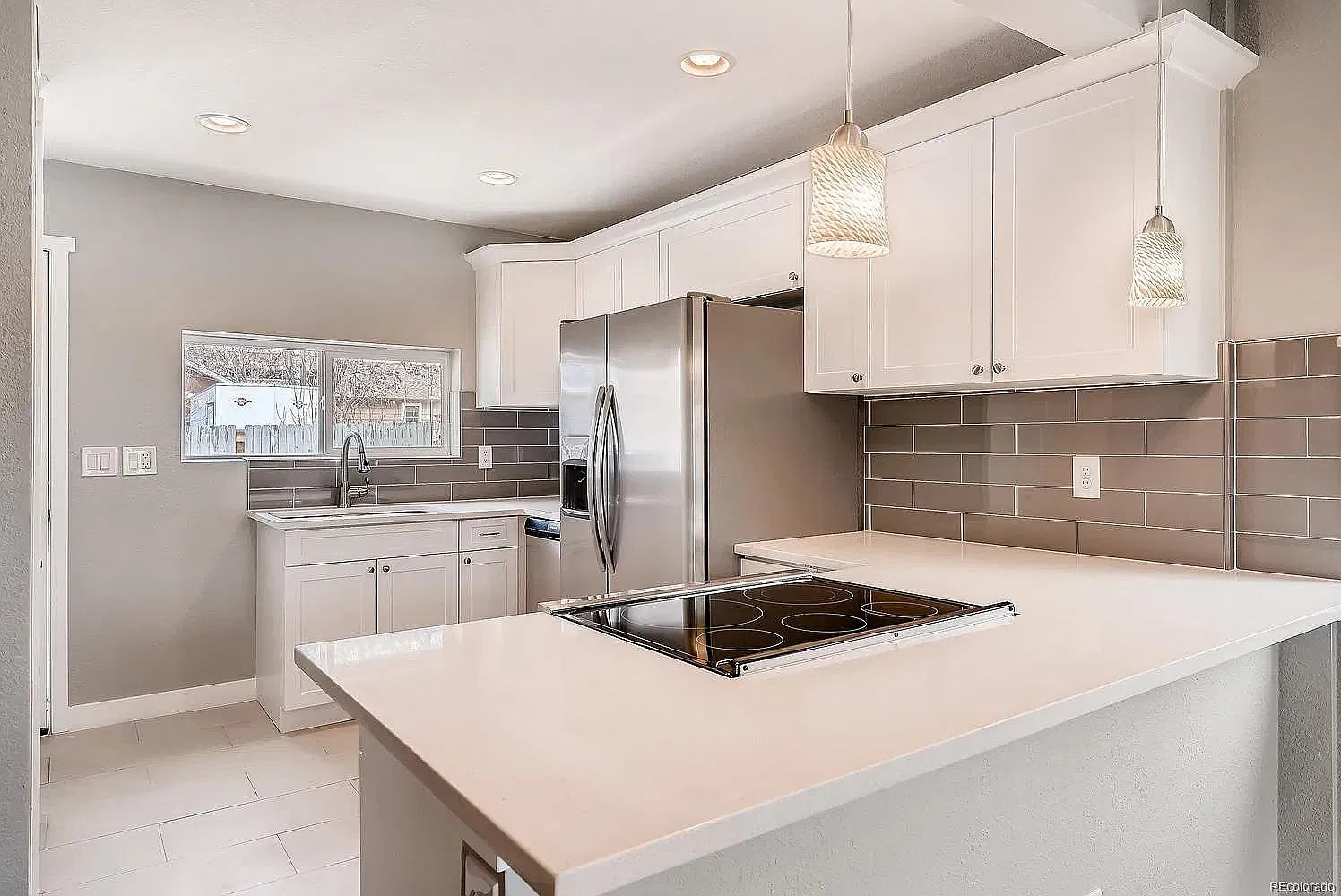 2 bed, 685 sqft, $1,900 — Photo 3