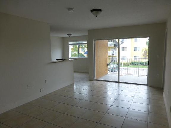 4th image of 20930 SW 87th Ave APT 203