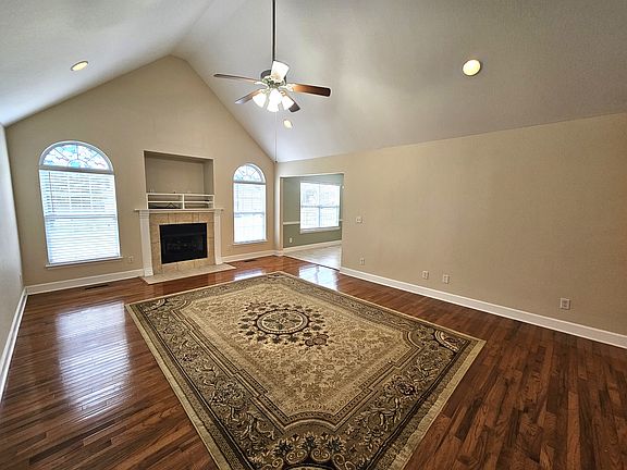 4th image of 613 Cardinal Rd