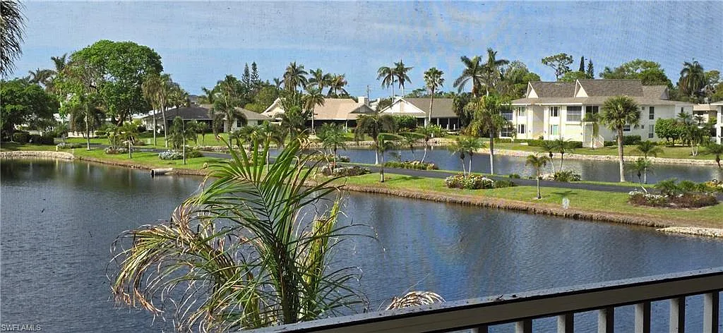 2 bed, 2.0 bath, 1450 sqft, $5,500 — Photo 2
