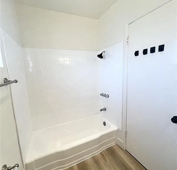 1230 W Hillandale Ave — Photo 11
