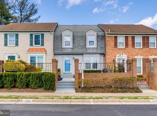 9736 Main St, Fairfax, VA 22031
