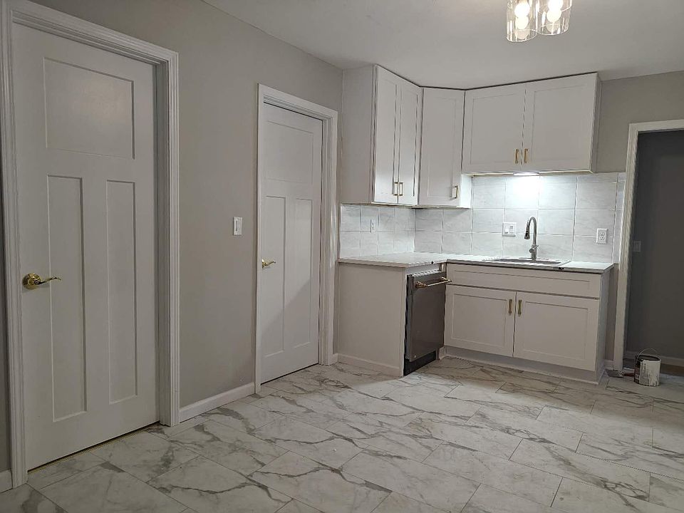 1st image of 35 West St