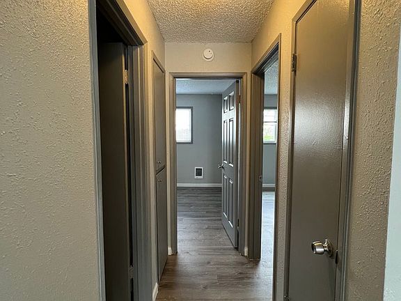 4th image of 3600-3602-3604 3606th SE #4-3608 & 3610
