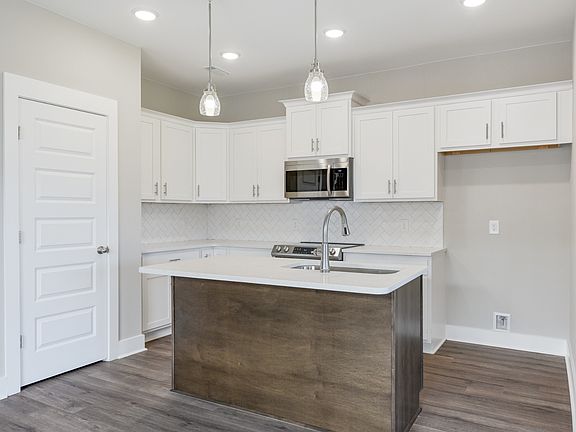 2nd image of 218 Hudson Dr Lot 37