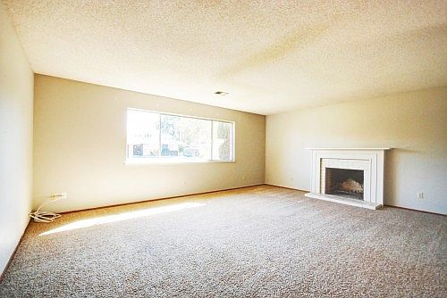 2nd image of 215 Redwood Dr