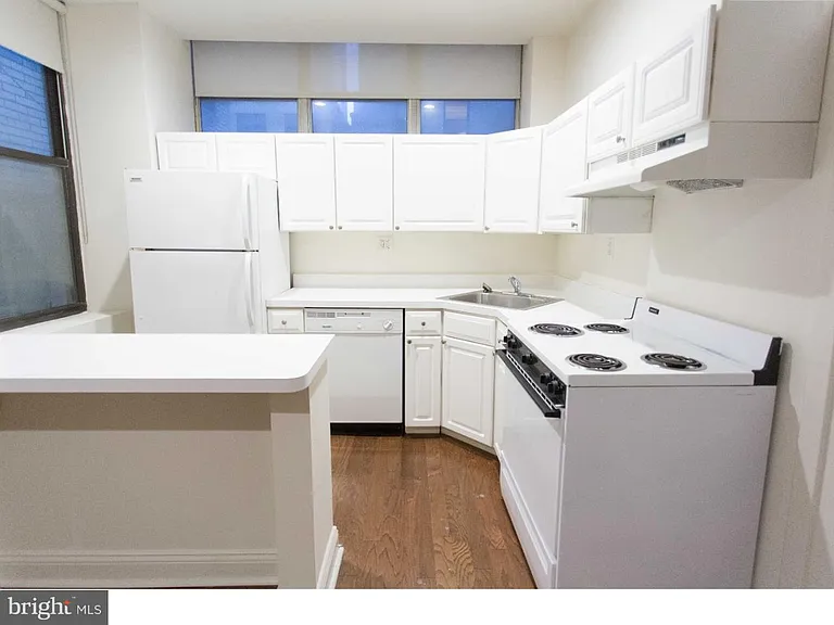 2201 S 16th St #1201 — Photo 7