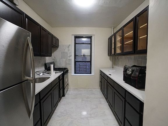 2nd image of 3034 Kingsbridge Ave APT 2ES
