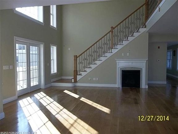 3rd image of 1 E Grand Ave APT 400