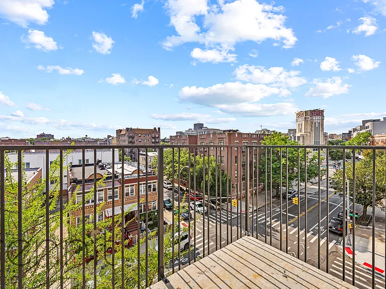2402 Cortelyou Rd #401 — Photo 2