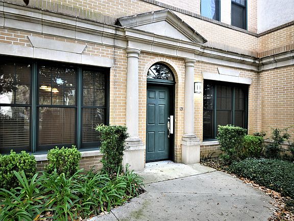 2nd image of 1661 Riverside Ave APT 121
