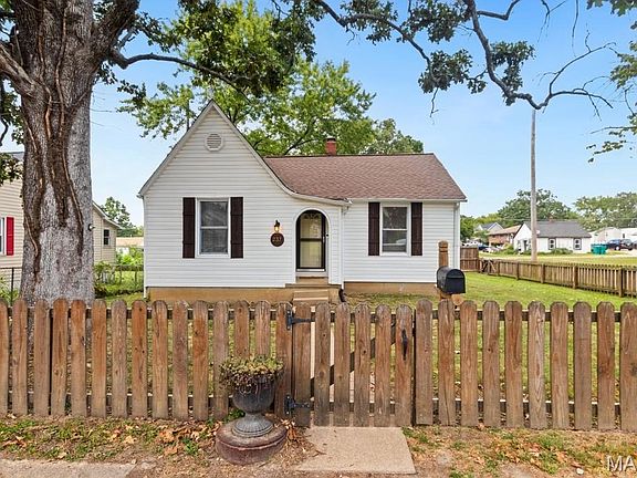 3rd image of 237 Watson Rd #225