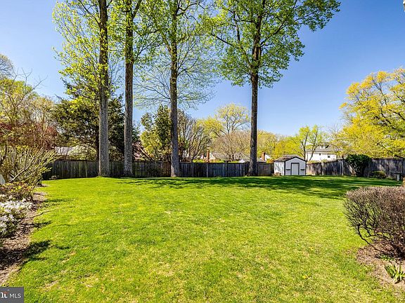 3rd image of 4132 Addison Rd