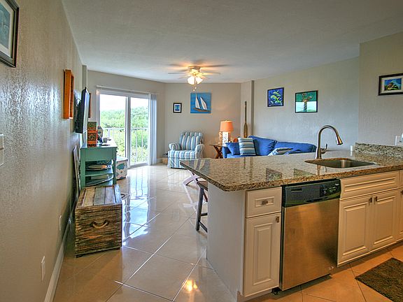 3rd image of 500 Burton Dr #2213