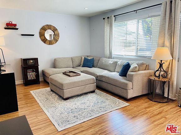 3rd image of 6650 Vanalden Ave APT 8