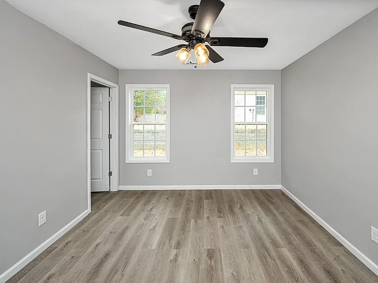 85 Smith Glen Dr — Photo 15