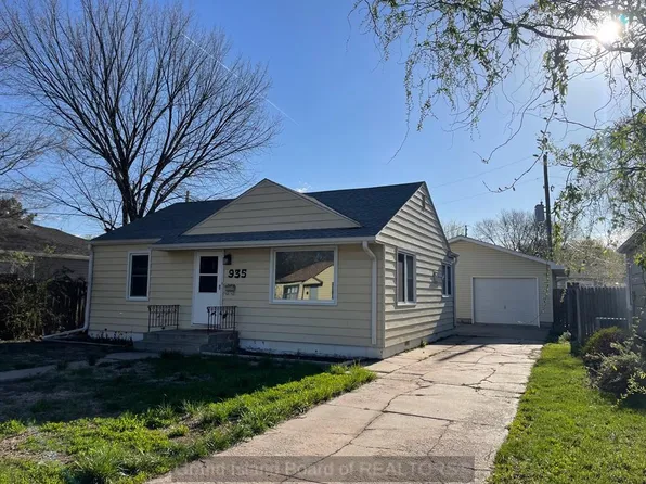 935 S Oak St, Grand Island, NE 68801