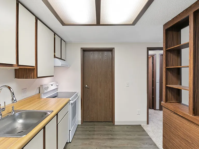 1373 Montgomery Ct — Photo 11