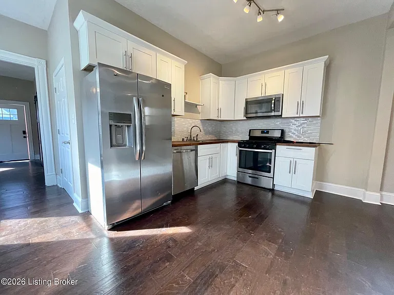 1089 E Kentucky St — Photo 5