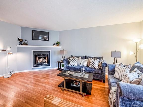 5th image of 1110 Mill Pond Dr Unit 1110