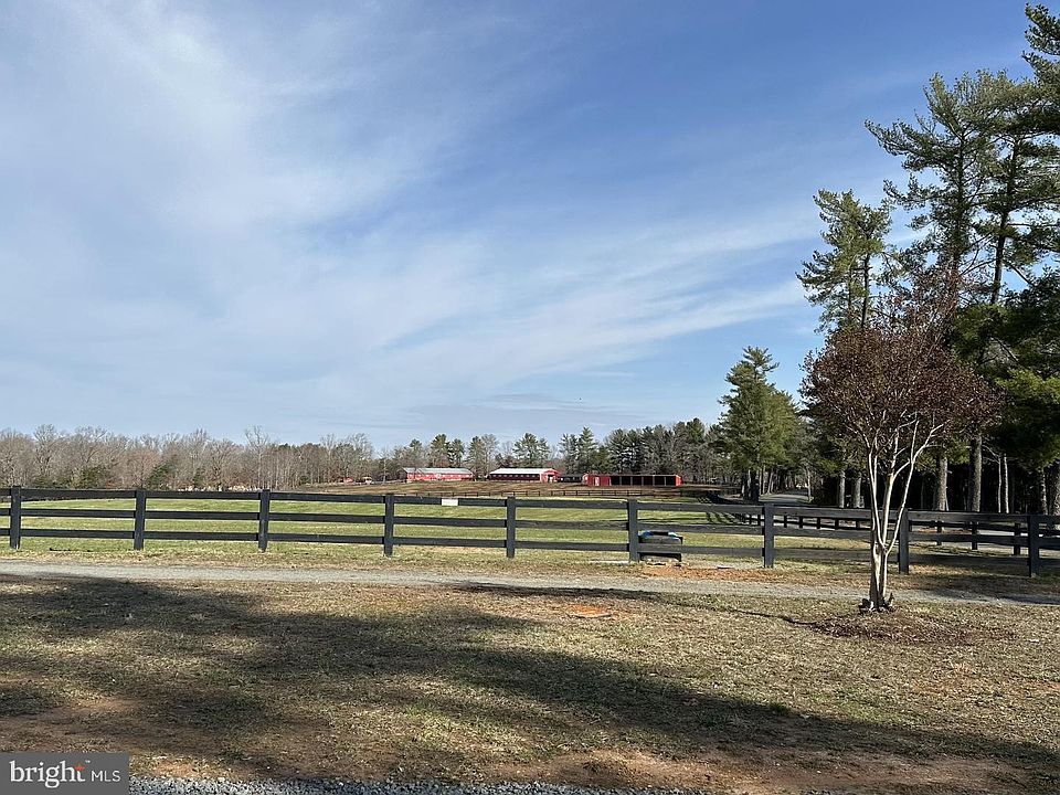 1st image of 318 Bay Hill Rd