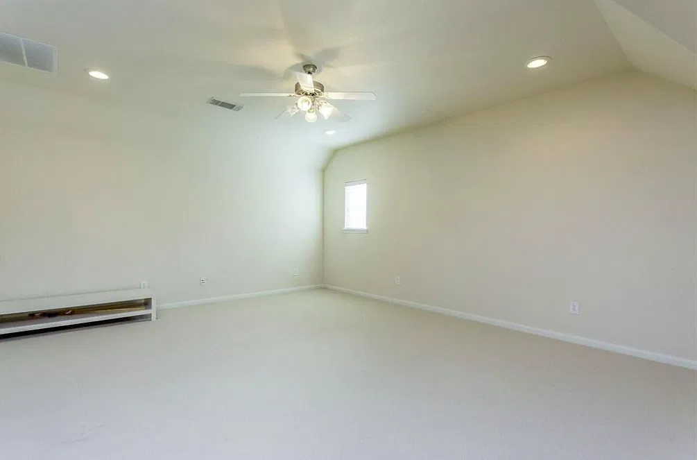 3 bed, 2.5 bath, 2498 sqft, $2,850 — Photo 4