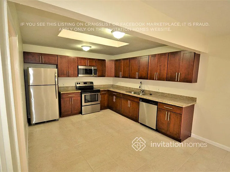3339 NW 69th Ct — Photo 3