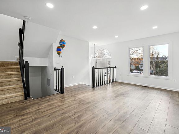 3rd image of 43 Drumcastle Ct