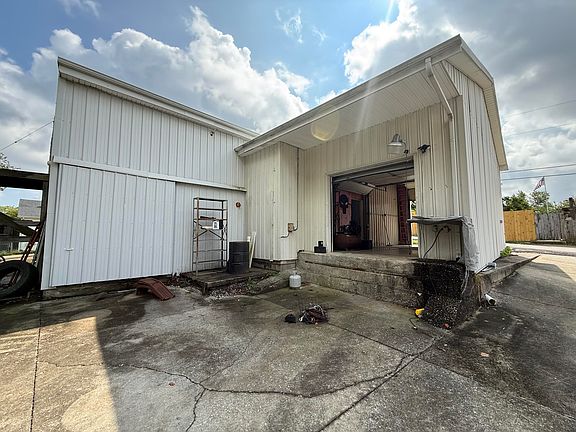 5th image of 814 Clifton Dr