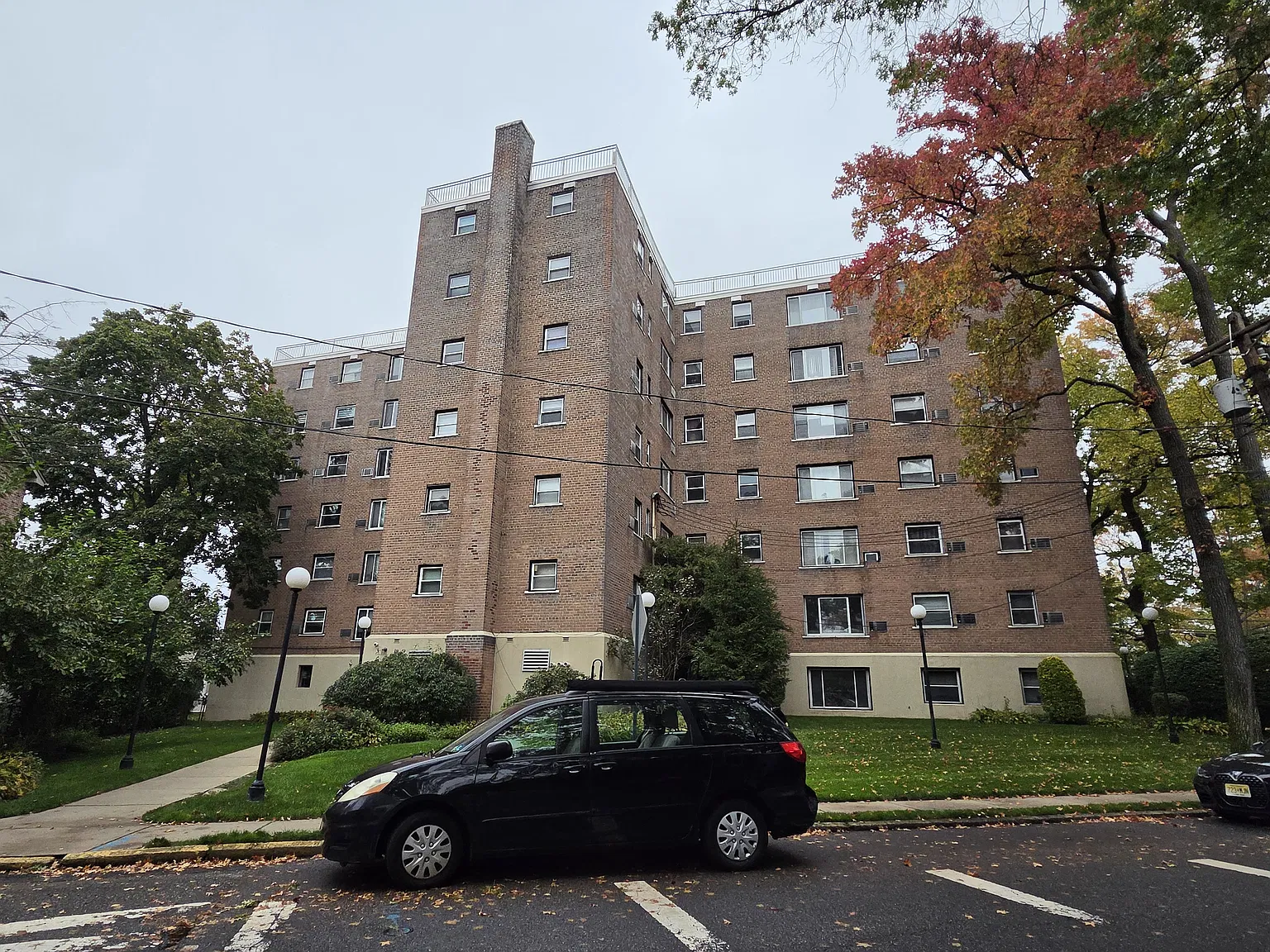 1 bed, 676 sqft, $1,990 — Photo 2