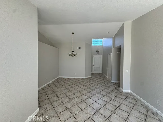 4 bed, 1696 sqft, $2,800 — Photo 3