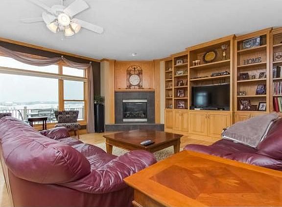 5th image of 15737 Saint Andrews Ln NW