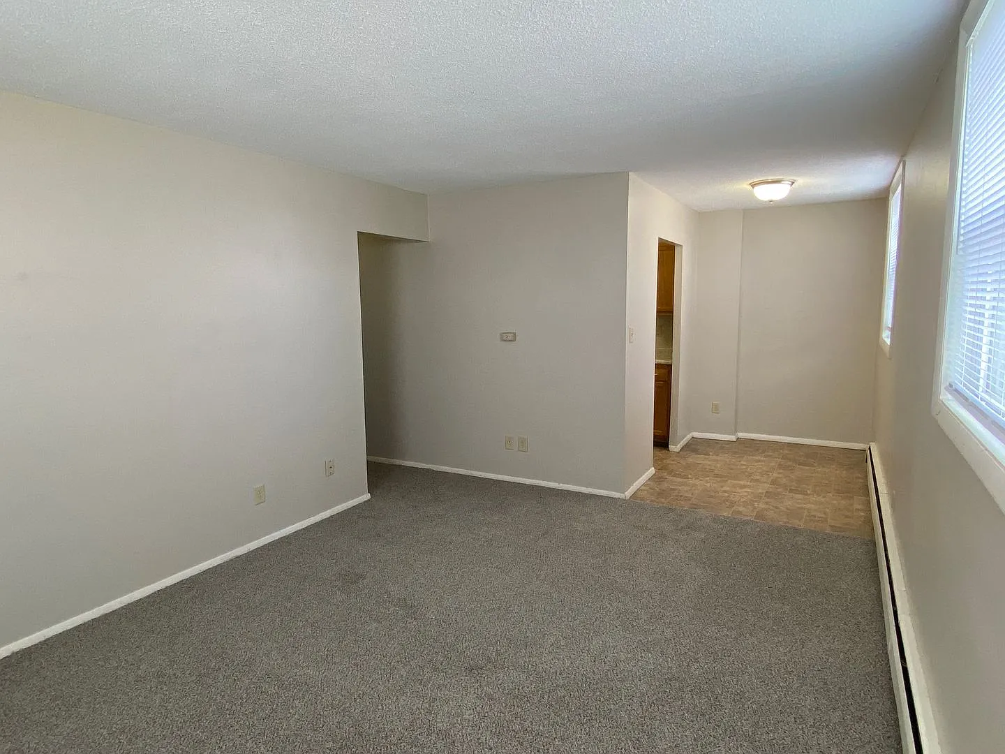 825 & 875 26th St | 26th Street Apartments — Photo 4