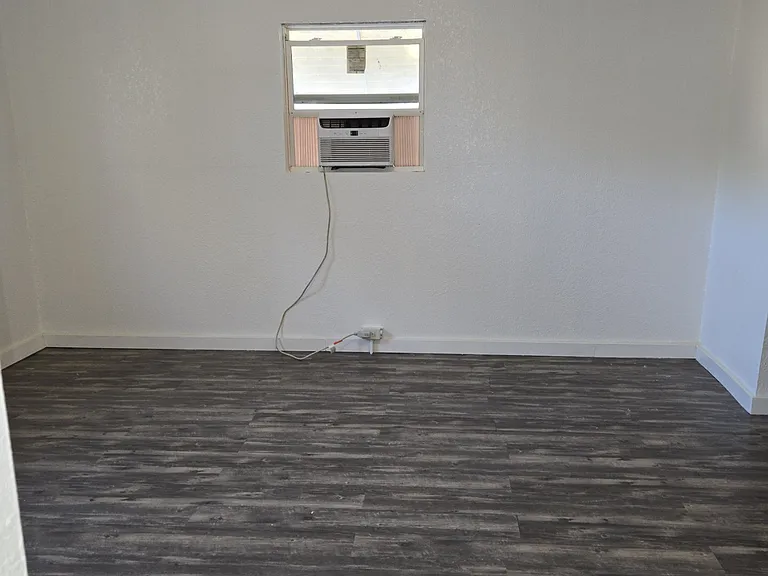 330 W Coler St #A — Photo 5