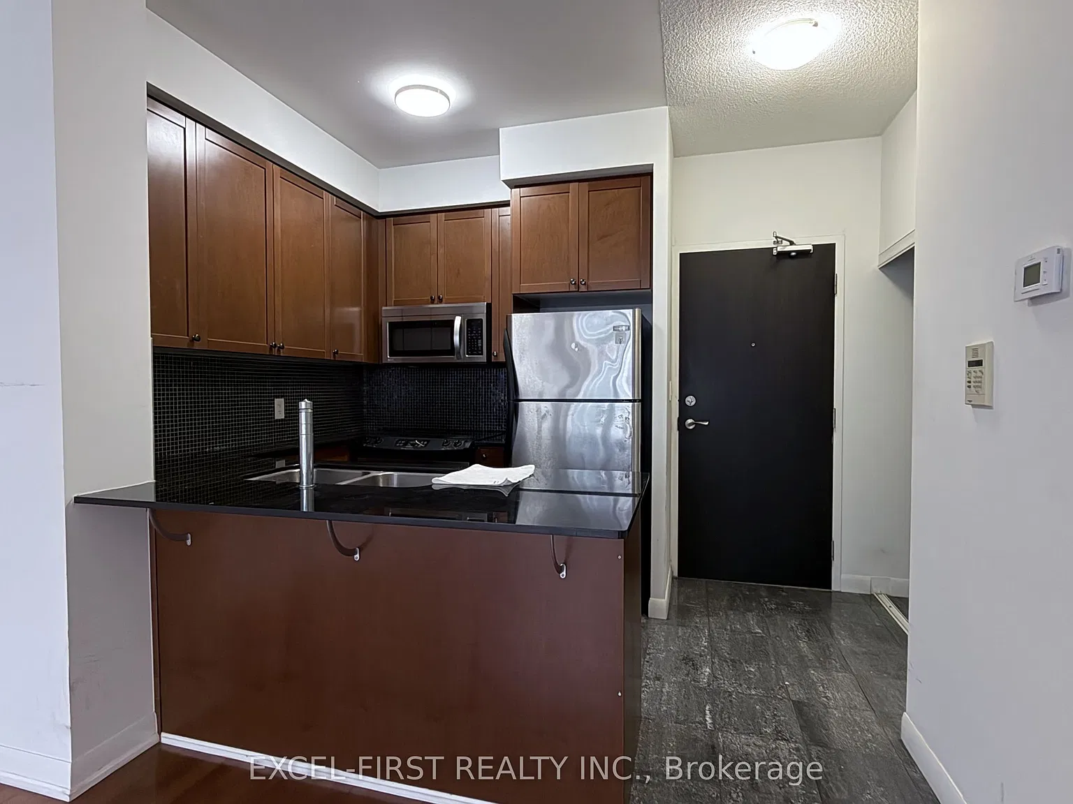 2 bed, $2,400 — Photo 4