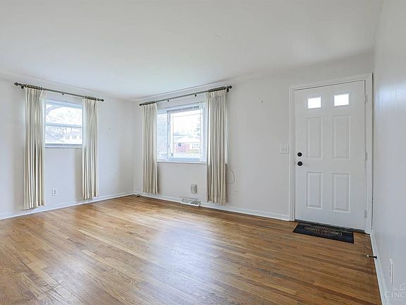 3rd image of 3875 Woodsong Dr