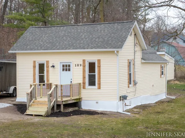 109 E Blair St, Hastings, MI 49058