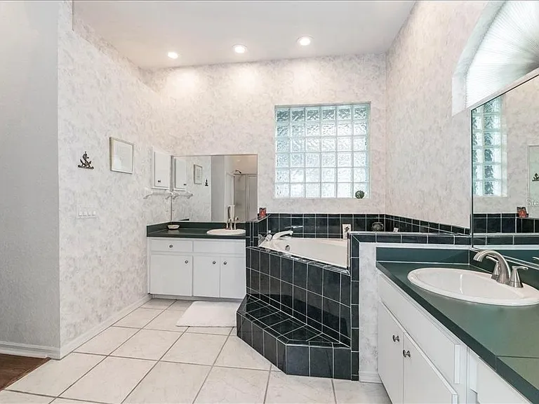 5845 Danterbury Ct — Photo 46