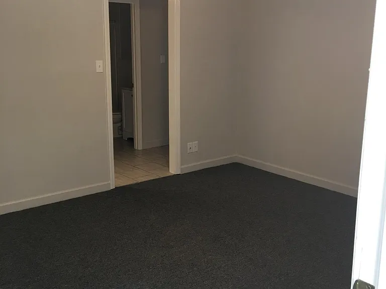 525 Hillsborough St — Photo 7