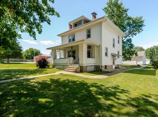 104 E 4th St, Gridley, IL 61744